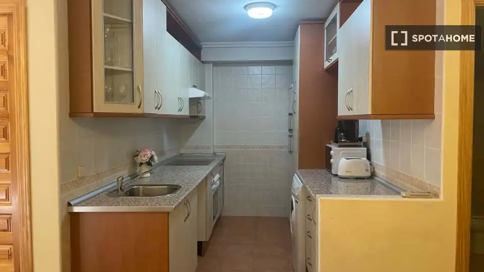 Cocina de Apartamento para compartir en Alcalá de Henares con Aire acondicionado, Terraza y Amueblado