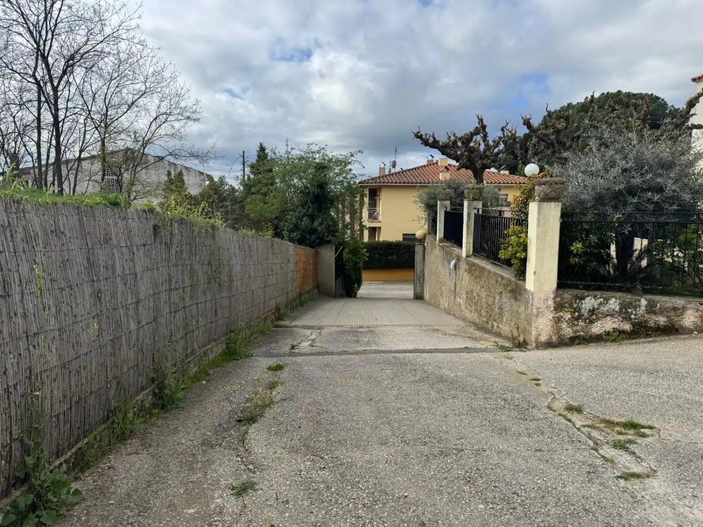 Parking of Houses for sale in Campins  with Air Conditioner