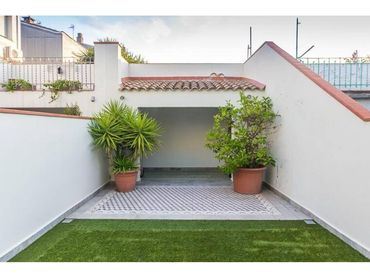 Casa amb jardí en venda a Calle Rector Centena
