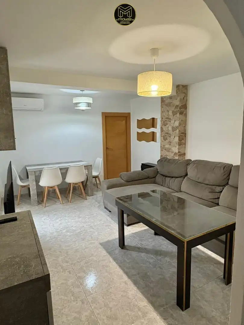 Sala d'estar de Pis en venda en Jaén amb Aire condicionat, Moblat i Balcó