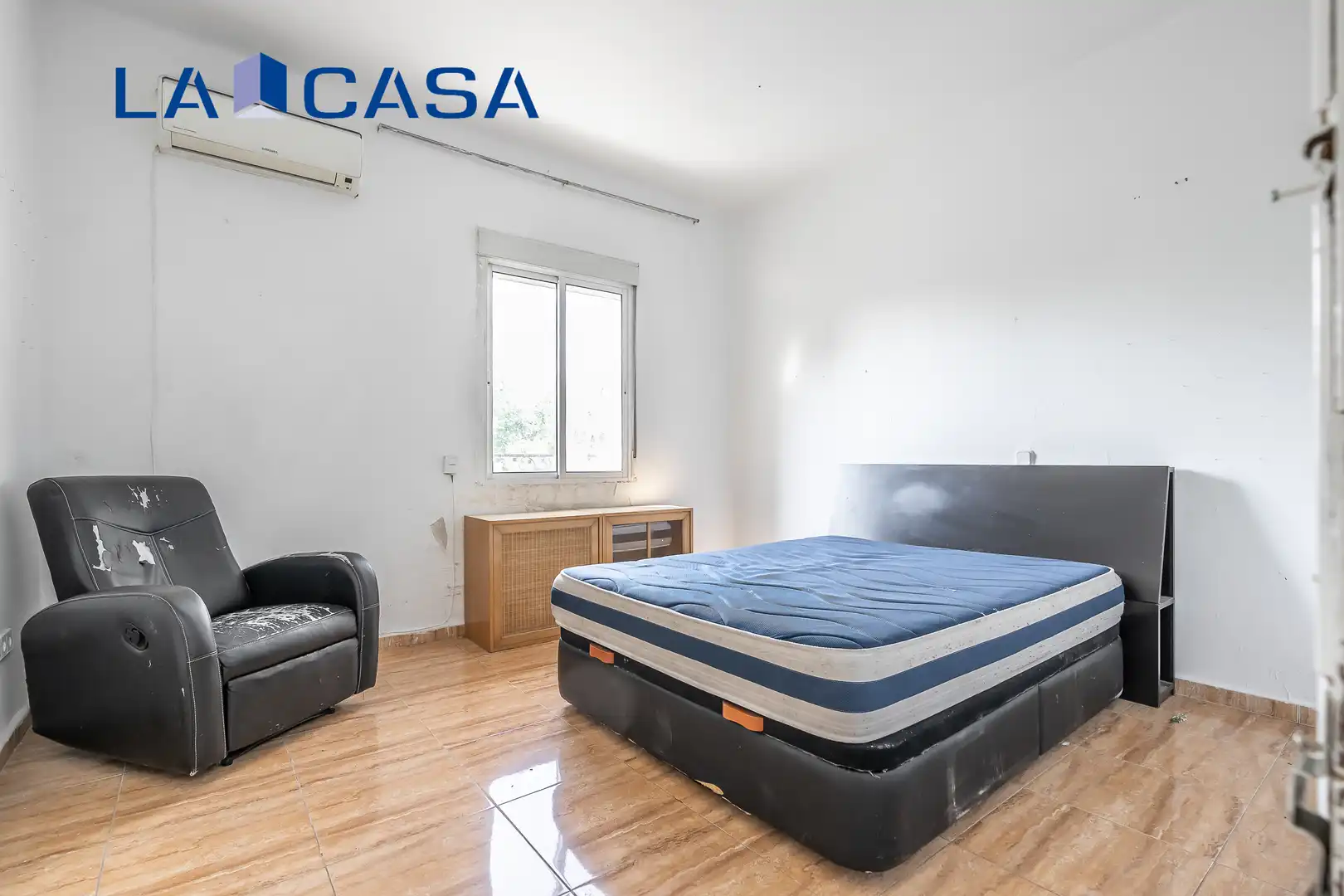 Bedroom of Flat for sale in Madrid