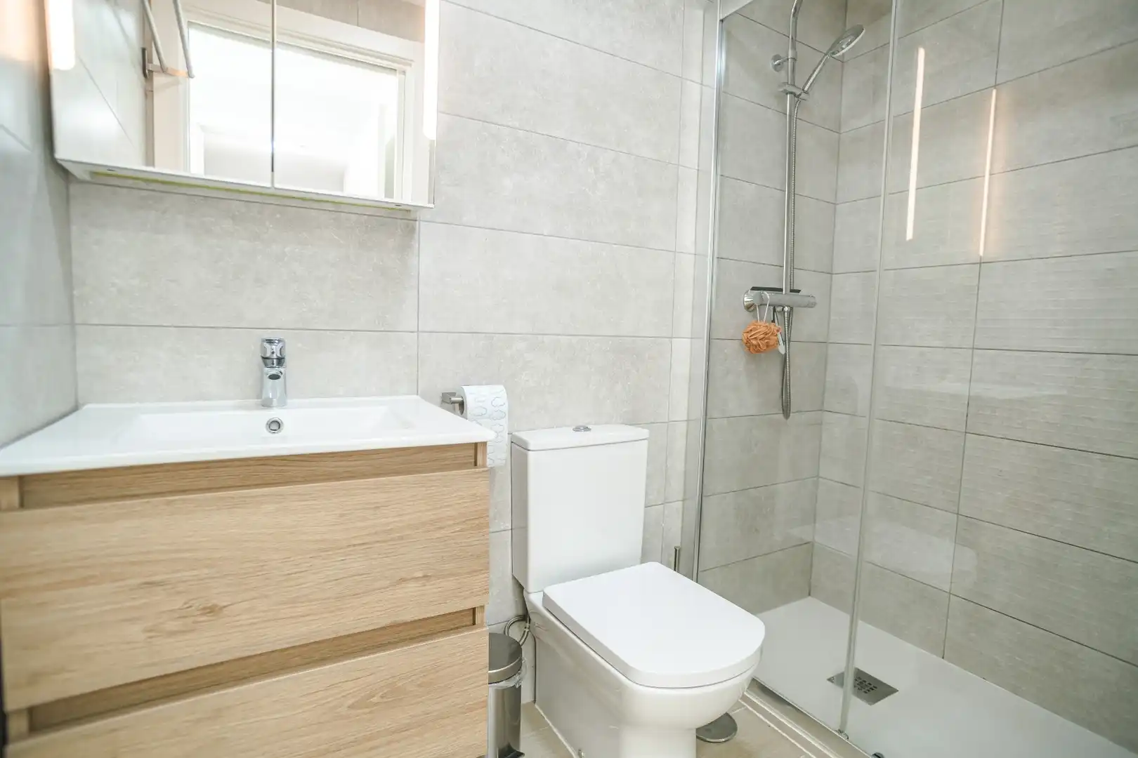 Bany de Apartament en venda en Cartagena amb Parquet, Terrassa i Balcó