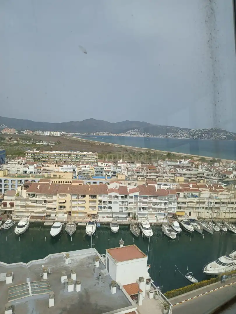 Buildings for sale in Empuriabrava