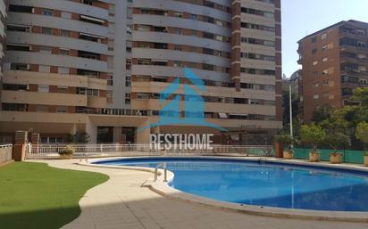 Swimming pool of Flat for sale in  Valencia Capital  with Private garden, Terrace and Community pool