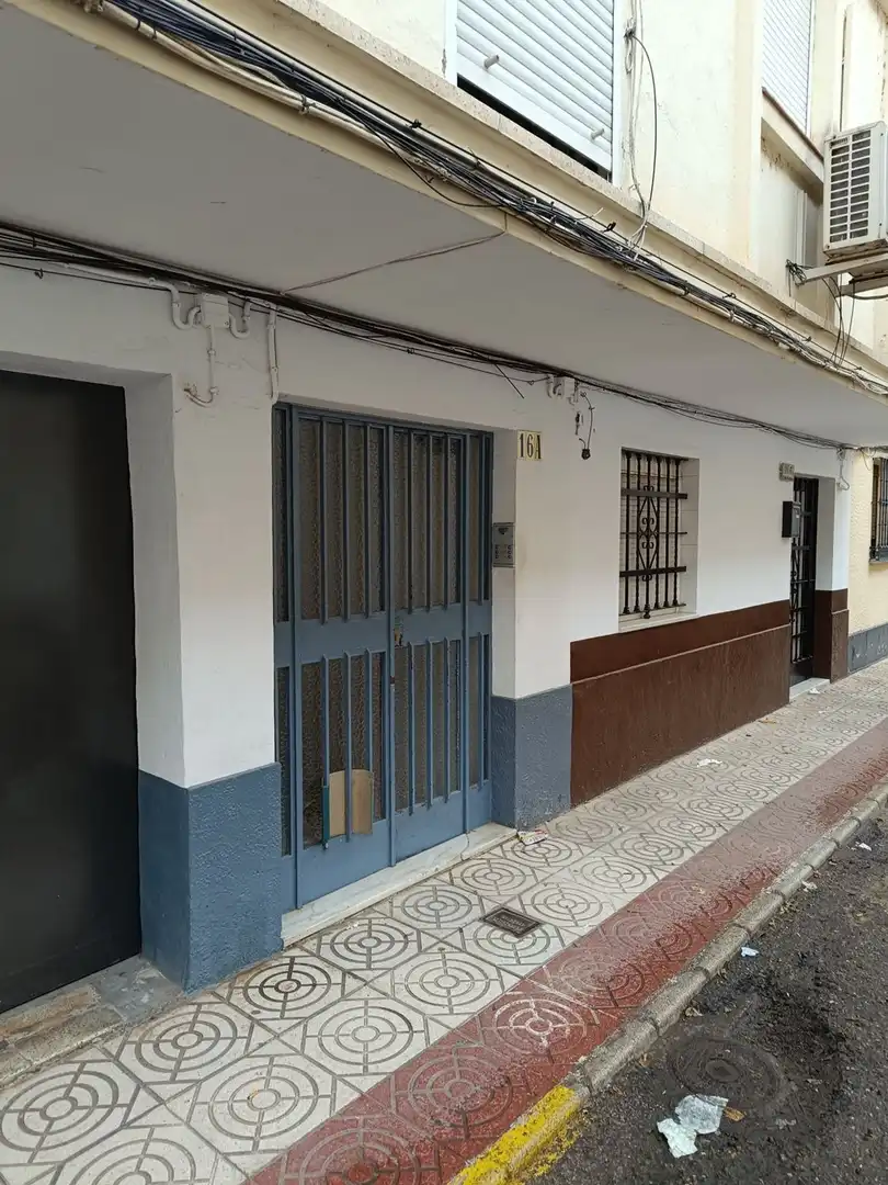 Vista exterior de Piso en venta en Lora del Río