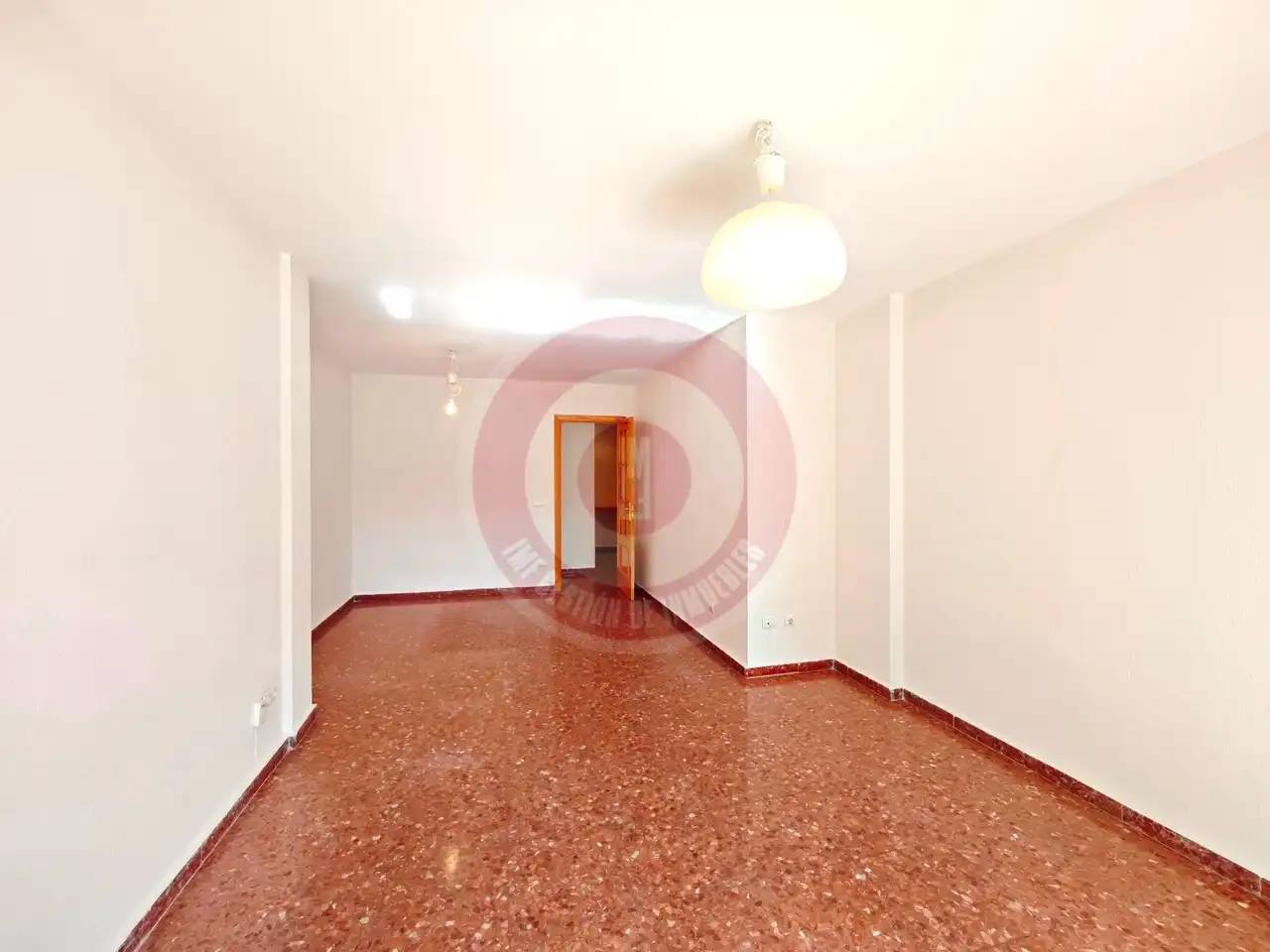 Wohnung zum Verkauf in Málaga mit Klimaanlage, Terrasse und Alarm