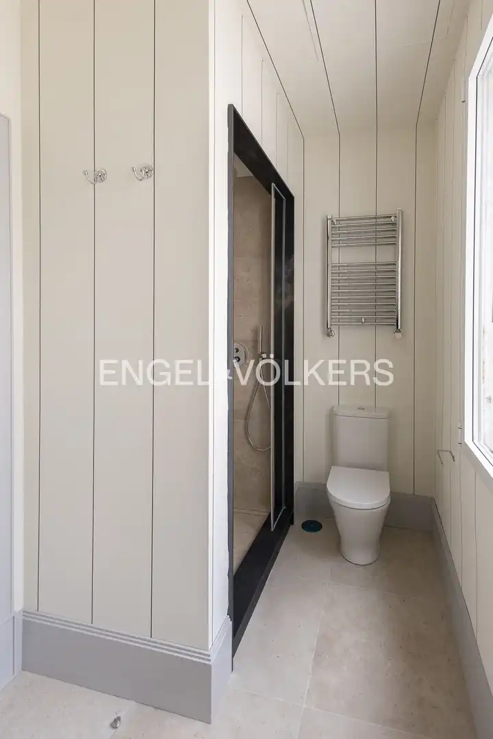 Badezimmer von Dachboden zur Miete in Madrid mit Klimaanlage, Heizung und Terrasse