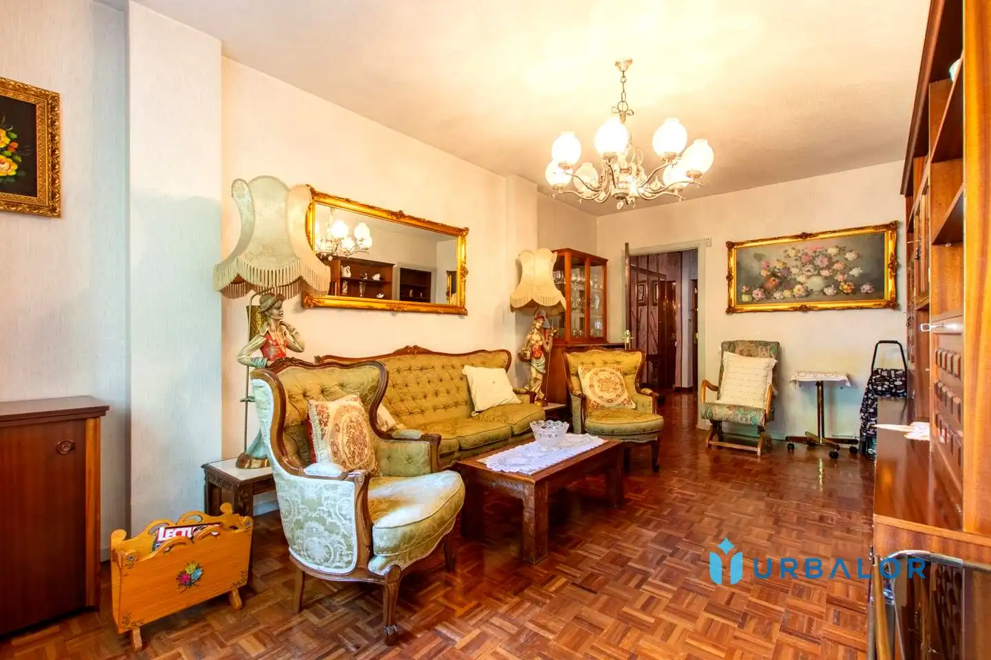Living room of Flat for sale in Alcorcón  with Air Conditioner, Heating and Parquet flooring