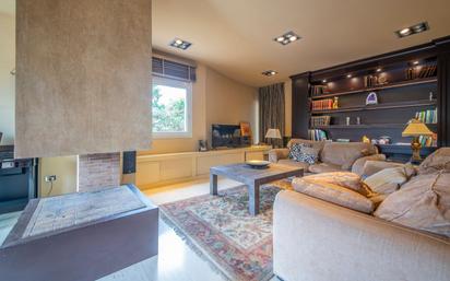 Living room of House or chalet for sale in Pacs del Penedès  with Air Conditioner and Terrace