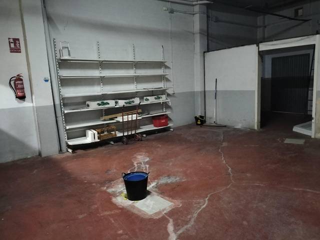 Local comercial en Alquiler en Cox