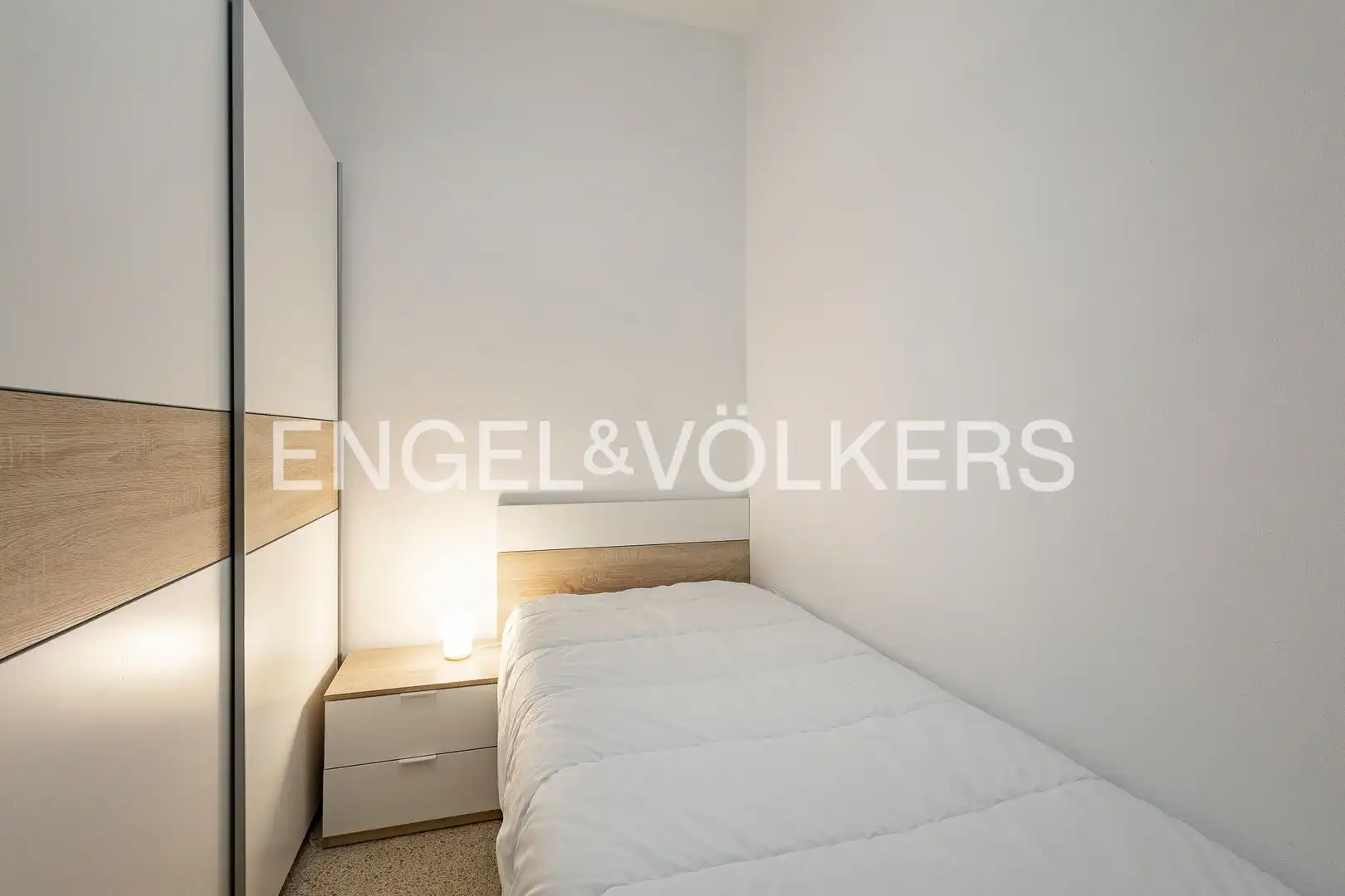 Schlafzimmer von Wohnung zum Verkauf in Barcelona mit Klimaanlage, Heizung und Terrasse