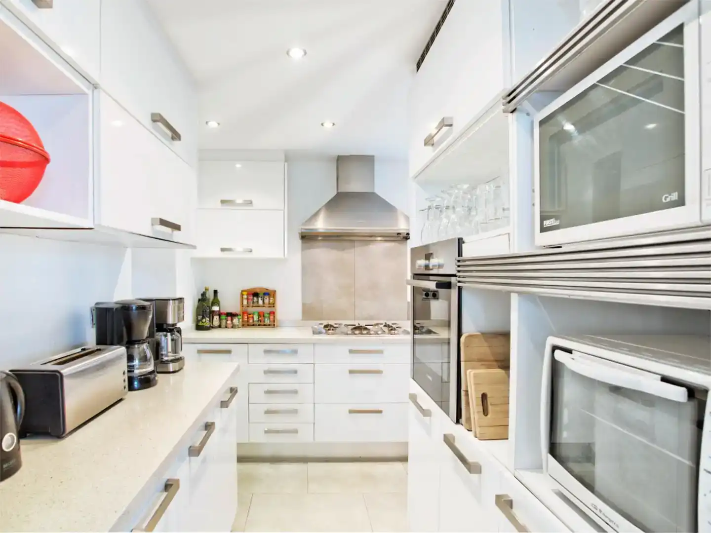 Cocina de Casa o chalet en venta en Marbella con Aire acondicionado, Jardín privado y Trastero