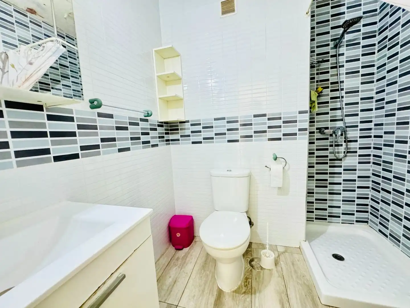 Bany de Apartament en venda en Torrox amb Aire condicionat, Calefacció i Piscina comunitària