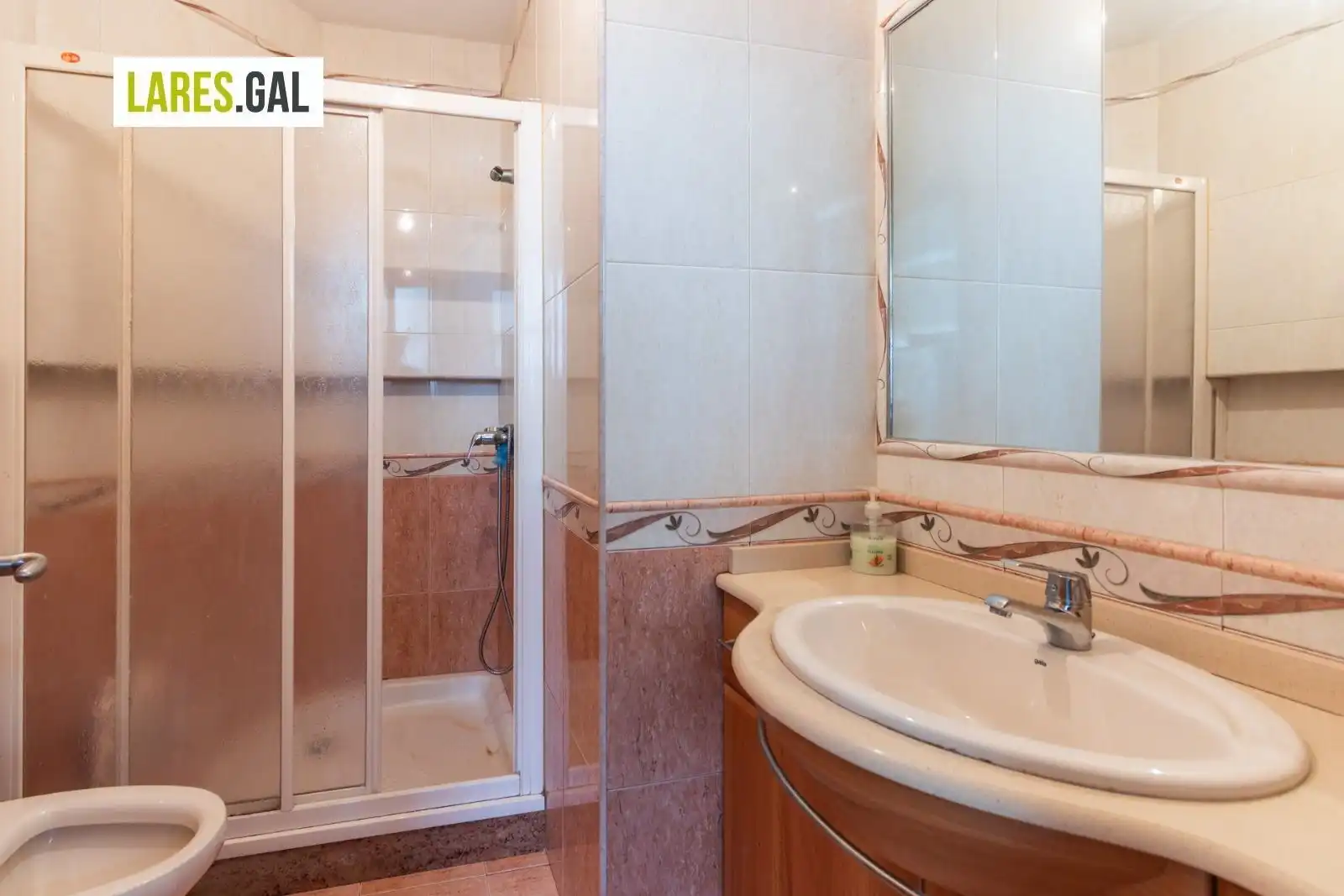 Bathroom of Commercial properties for sale in Cangas   with Air Conditioner