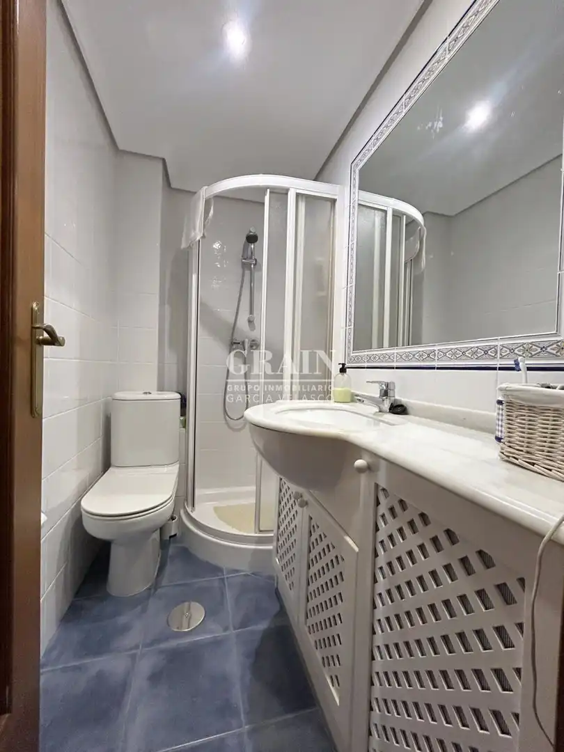 Bathroom of Flat for rent in Albacete  with Air Conditioner, Heating and Storage room