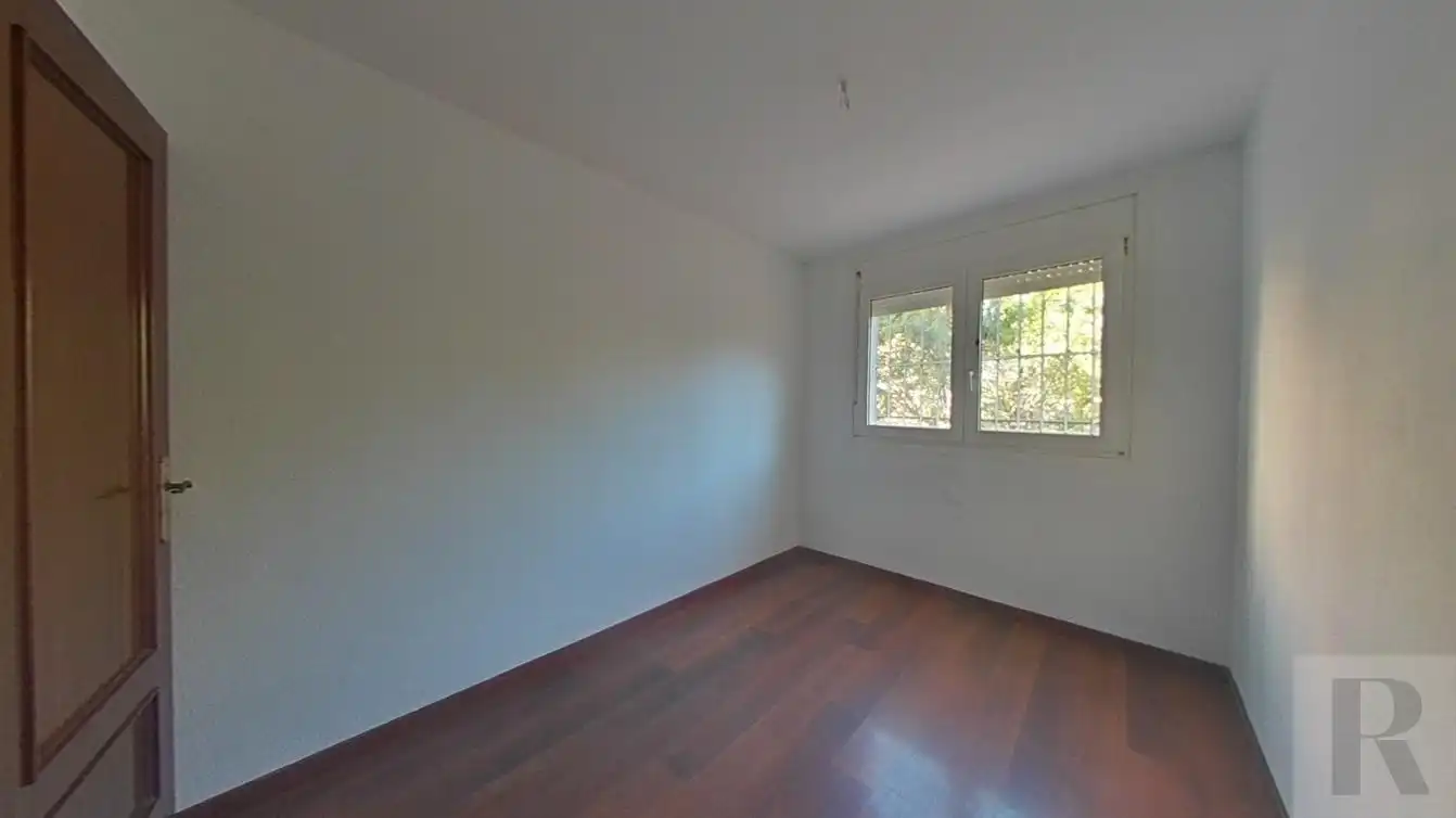 Habitación de Piso en venta en Sabadell con Calefacción y Terraza