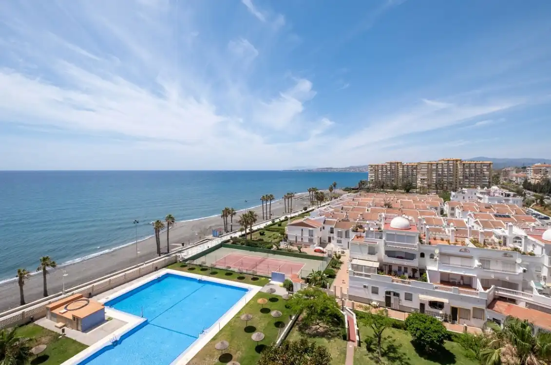 Vista exterior de Apartamento en venta en Algarrobo con Aire acondicionado, Terraza y Amueblado