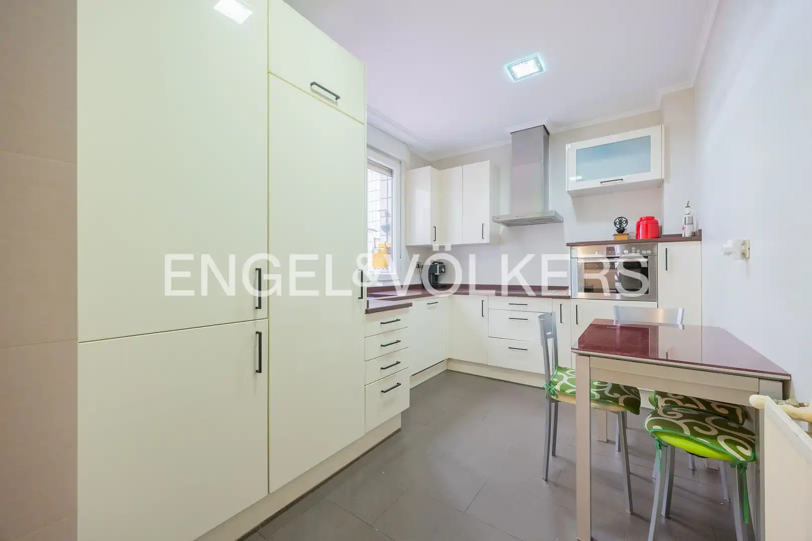 Küche von Wohnung zum Verkauf in Bilbao  mit Heizung, Parkett und Balkon