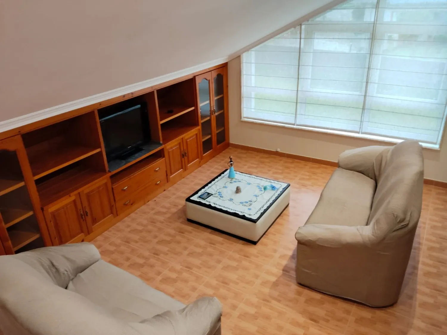 Sala d'estar de Àtic de lloguer en Santiago de Compostela  amb Terrassa, Traster i Piscina