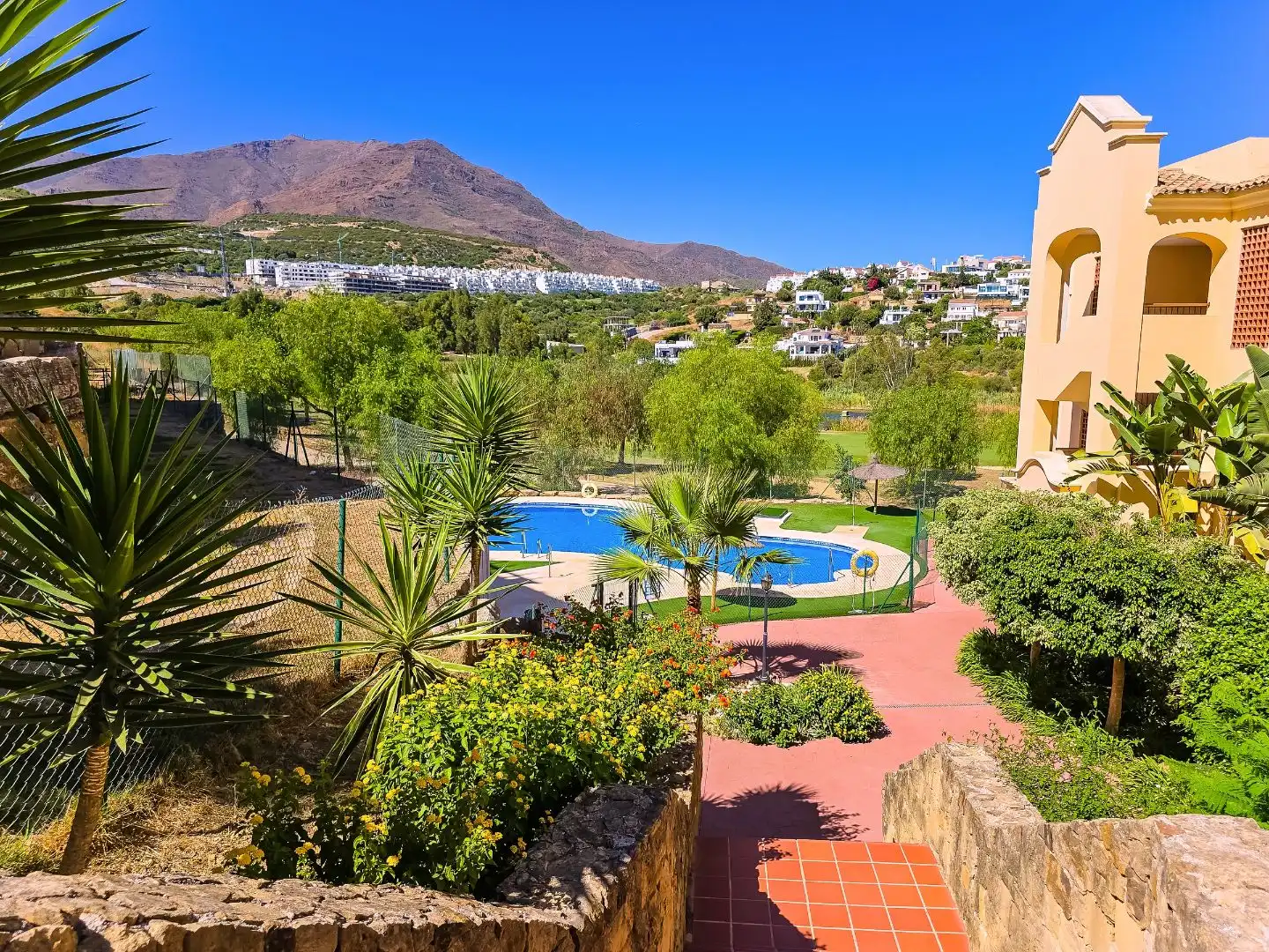 Jardín de Piso en venta en Estepona con Aire acondicionado, Terraza y Balcón