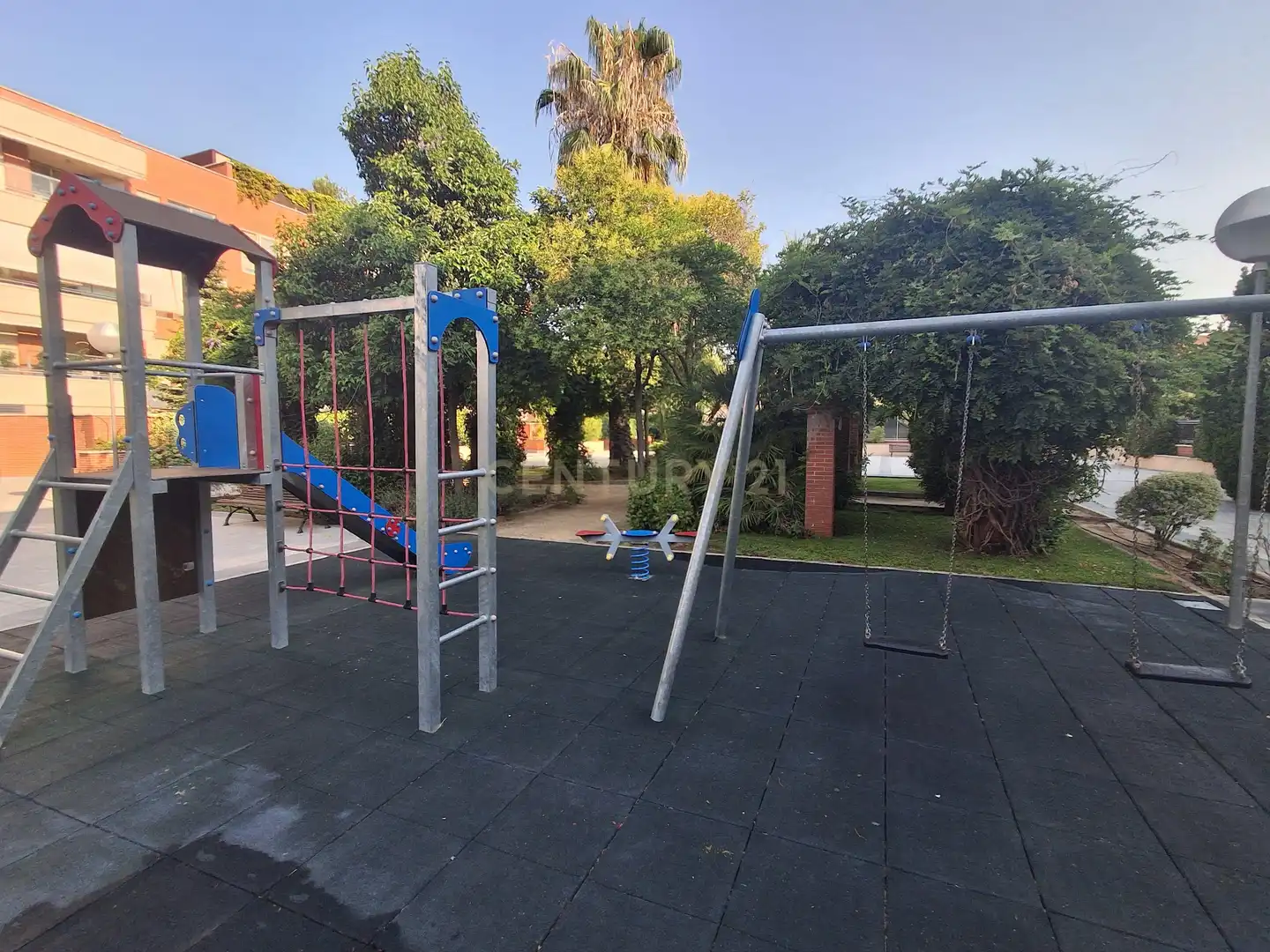 Aparcament de Dúplex de lloguer en Pozuelo de Alarcón amb Aire condicionat, Forn i Rentadora