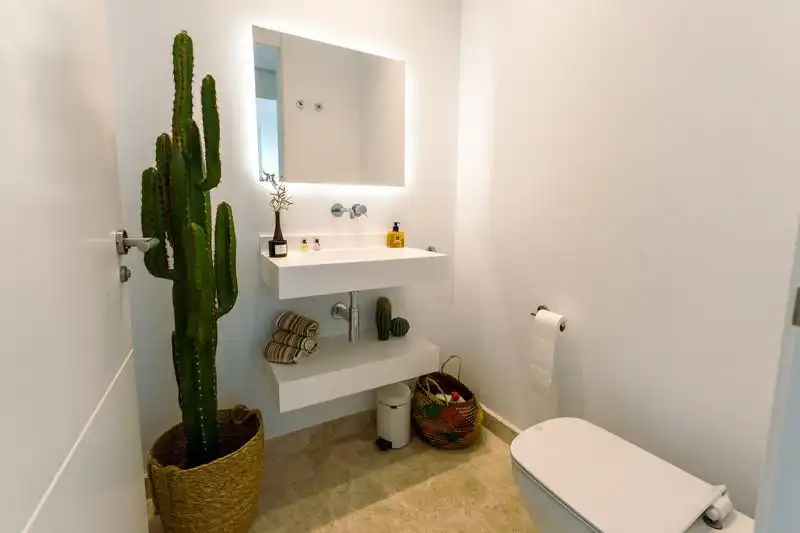 Bany de Casa o xalet de lloguer en Estepona amb Aire condicionat, Jardí privat i Terrassa
