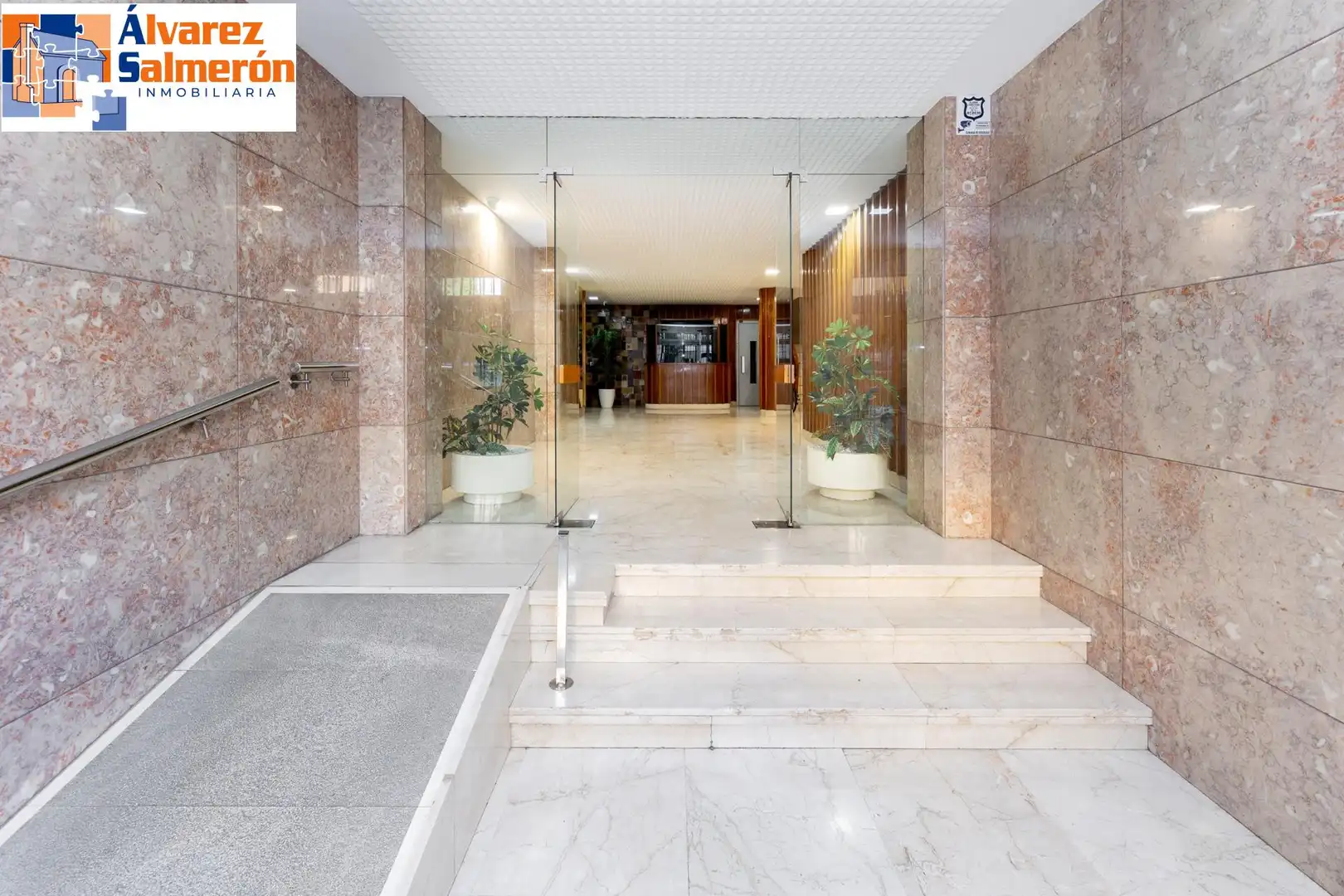 Flat for sale in Granada  with Heating and Balcony