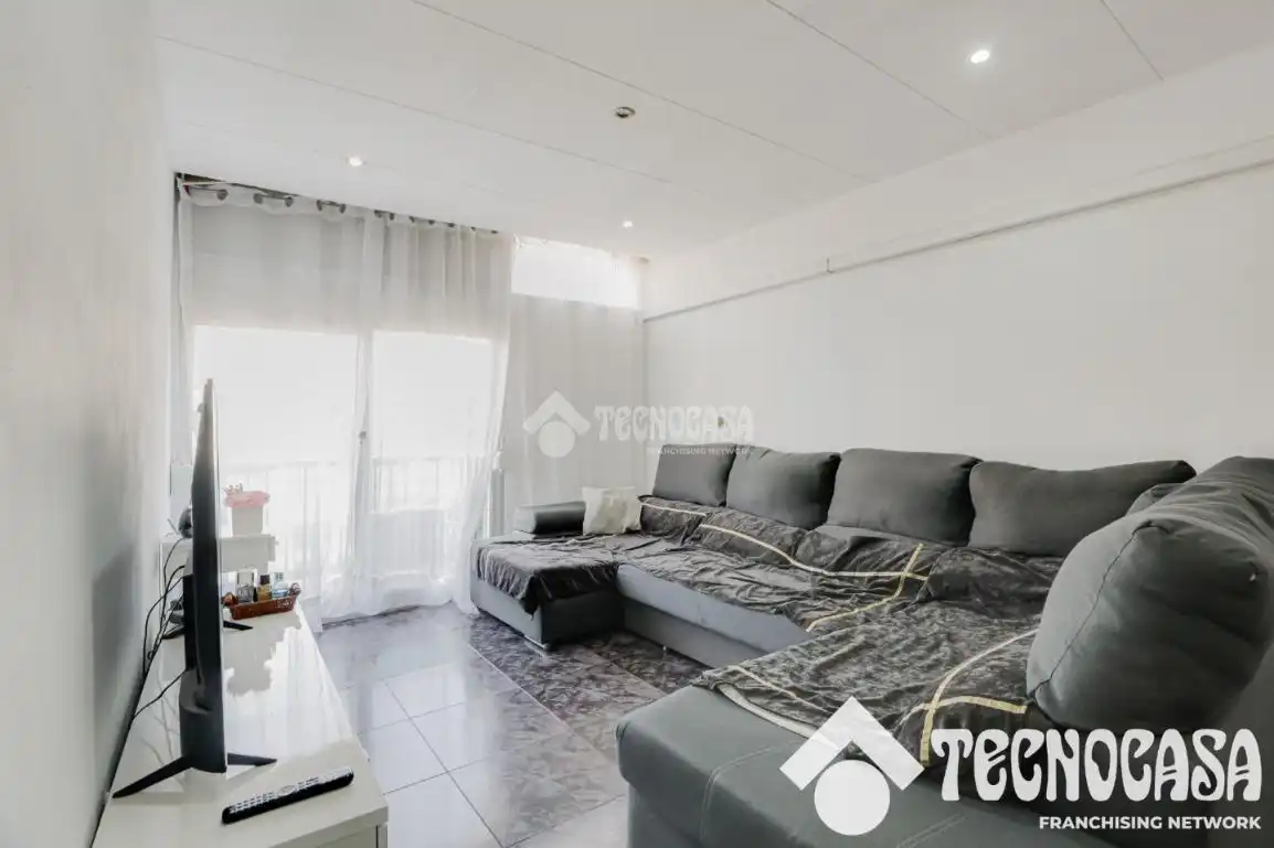 Living room of Flat for sale in Badalona  with Air Conditioner and Terrace
