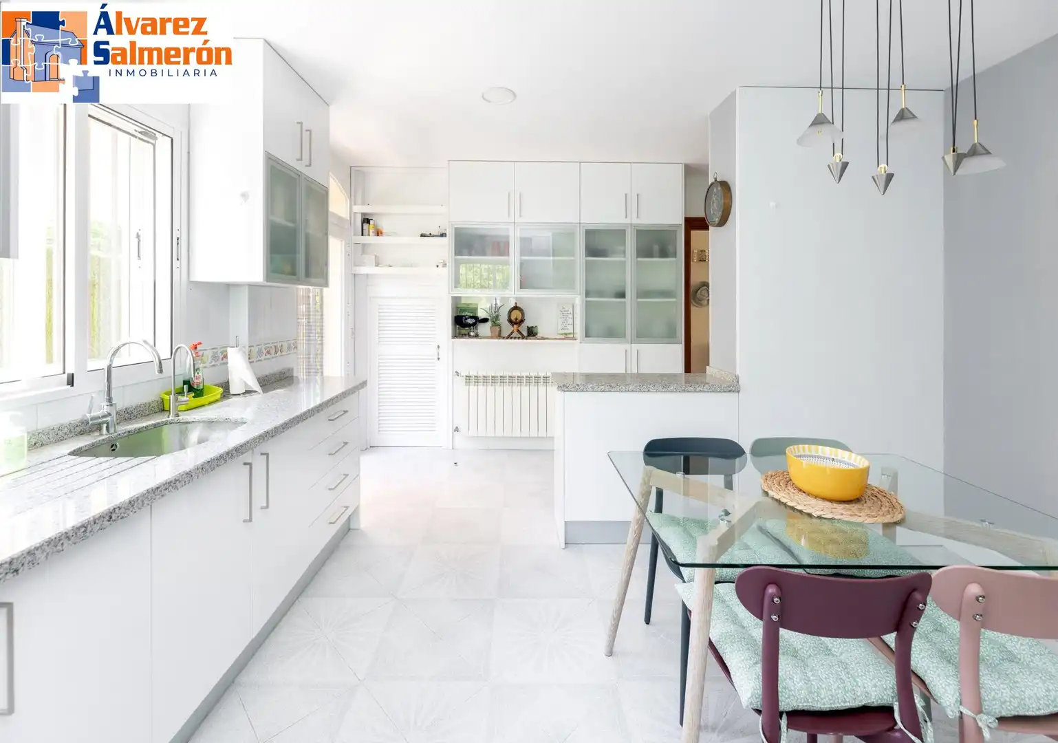 Cocina de Casa o chalet en venta en Albolote con Aire acondicionado, Calefacción y Jardín privado