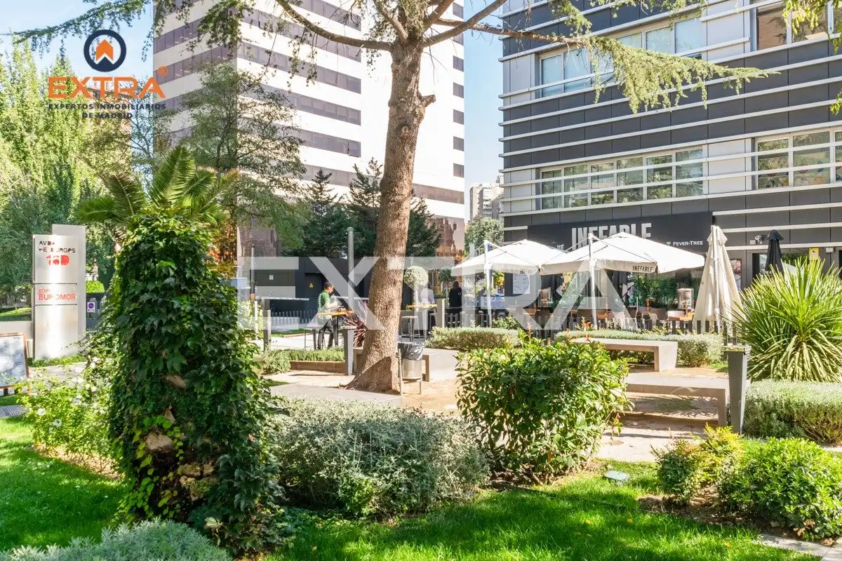 Exterior view of Garage for sale in Madrid