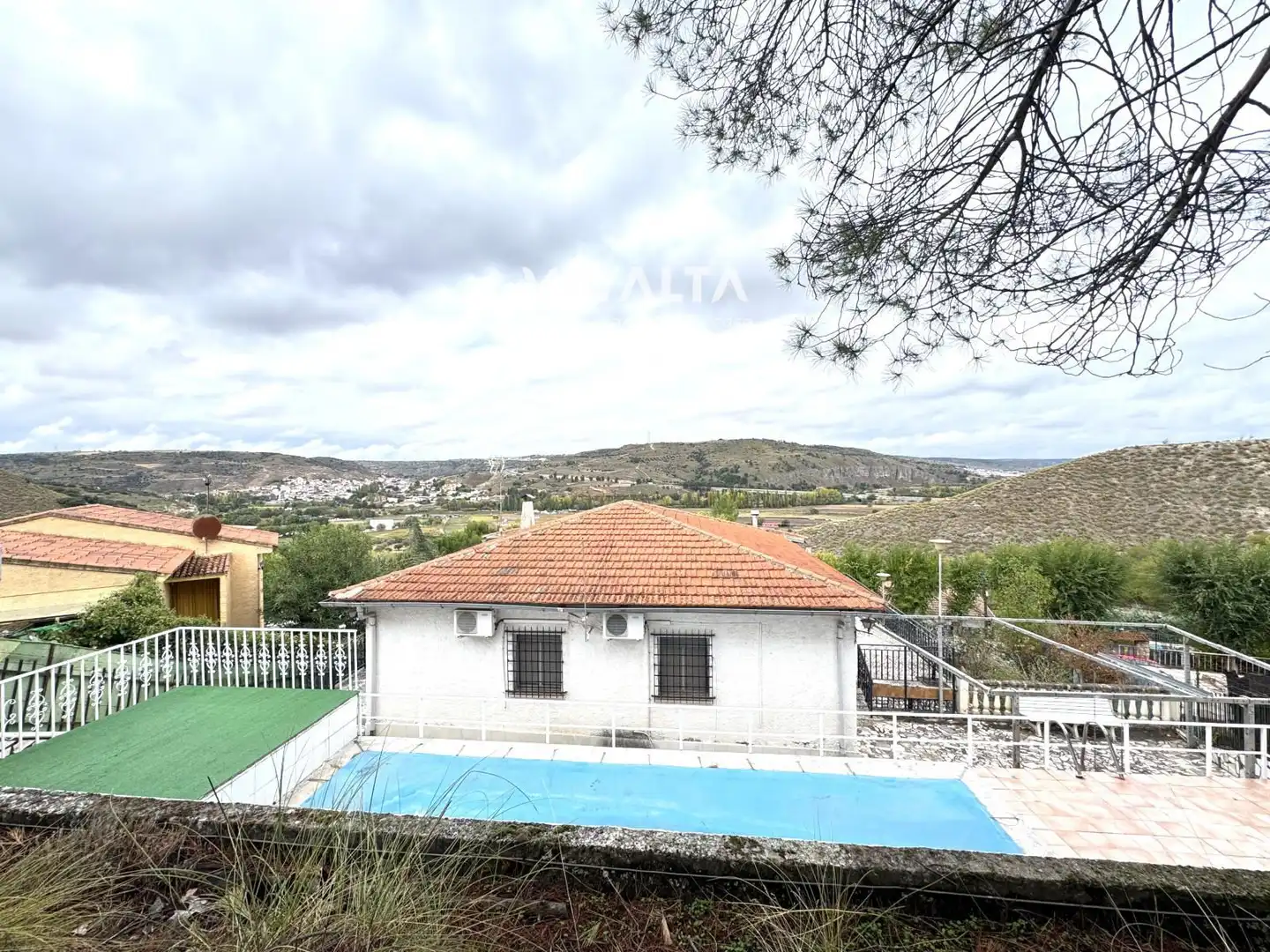 Vista exterior de Casa o chalet en venta en Perales de Tajuña con Aire acondicionado, Calefacción y Terraza