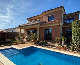 Swimming pool of House or chalet for sale in Calafell  with Air Conditioner, Terrace and Swimming Pool