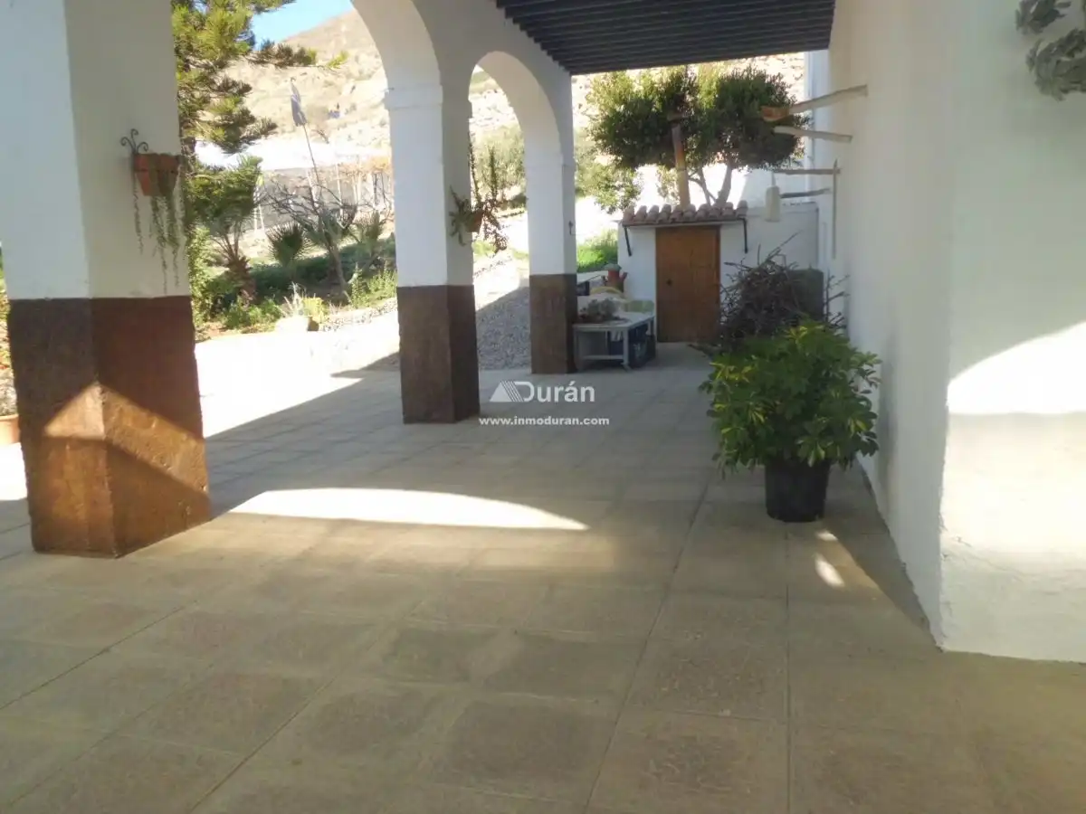 Casa con terraza en venta en Berja