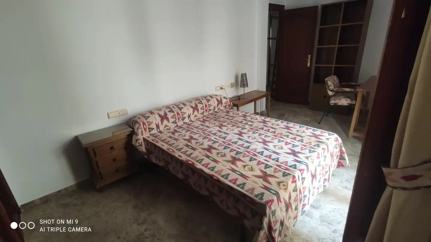 Flat with terrace to rent in Almireceros