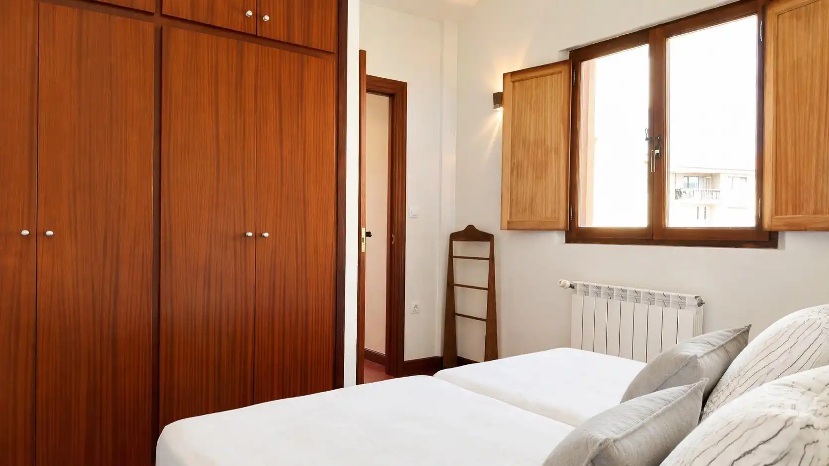 Schlafzimmer von Maisonette zum Verkauf in Comillas (Cantabria) mit Heizung