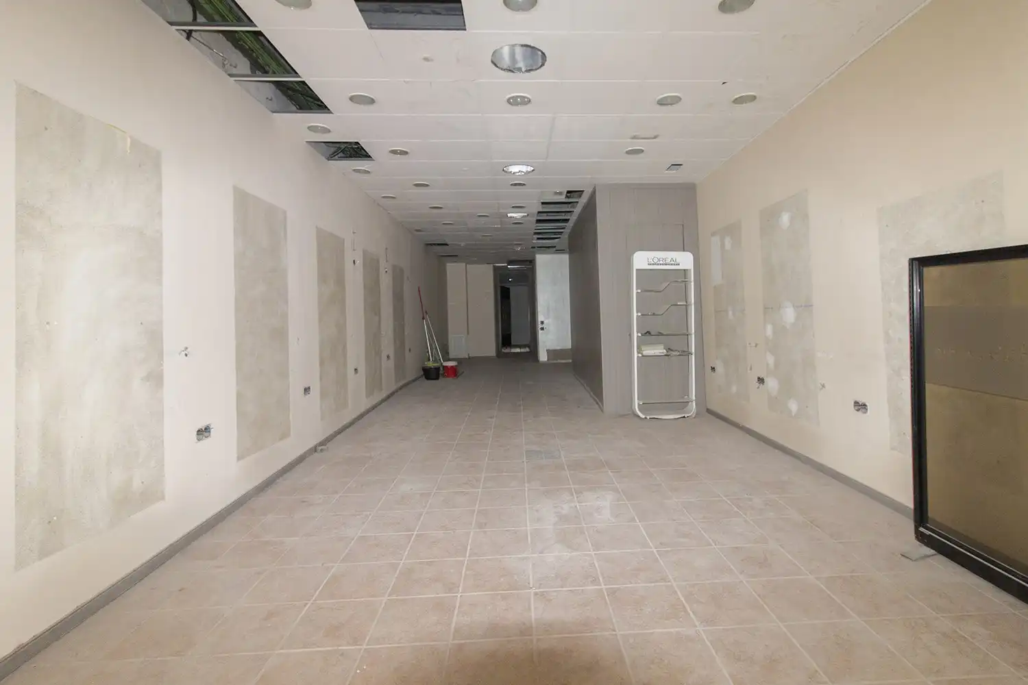 Locale commerciale in affitto a REDING