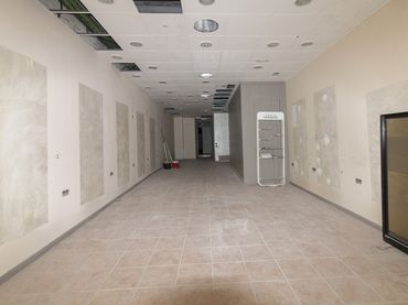 Local comercial de lloguer a REDING