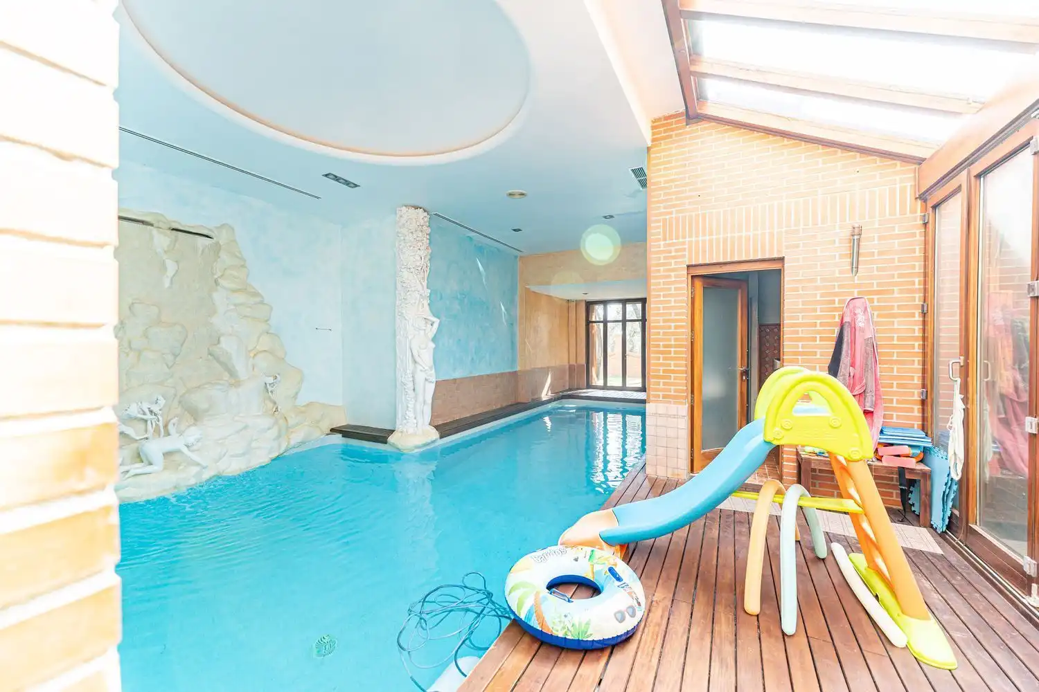 Piscina de Casa o chalet en venta en Nuevo Baztán con Aire acondicionado, Jardín privado y Terraza