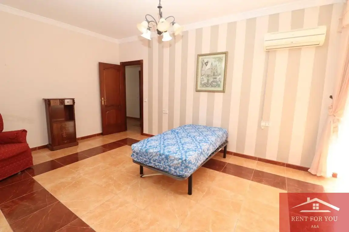 Bedroom of Flat for rent in Alhaurín El Grande  with Air Conditioner, Furnished and Balcony