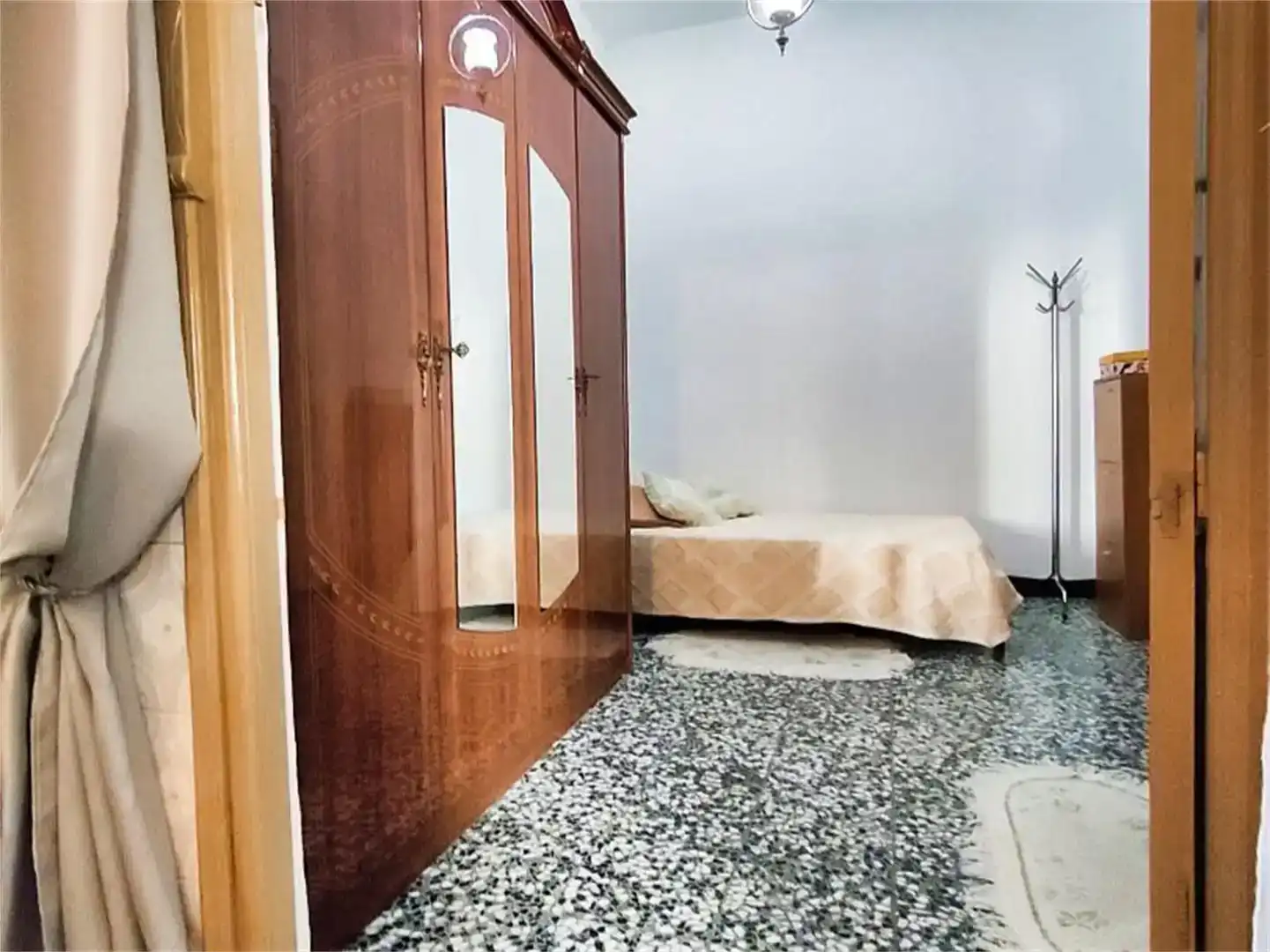 Dormitori de Planta baixa en venda en Campanario amb Aire condicionat, Jardí privat i Traster