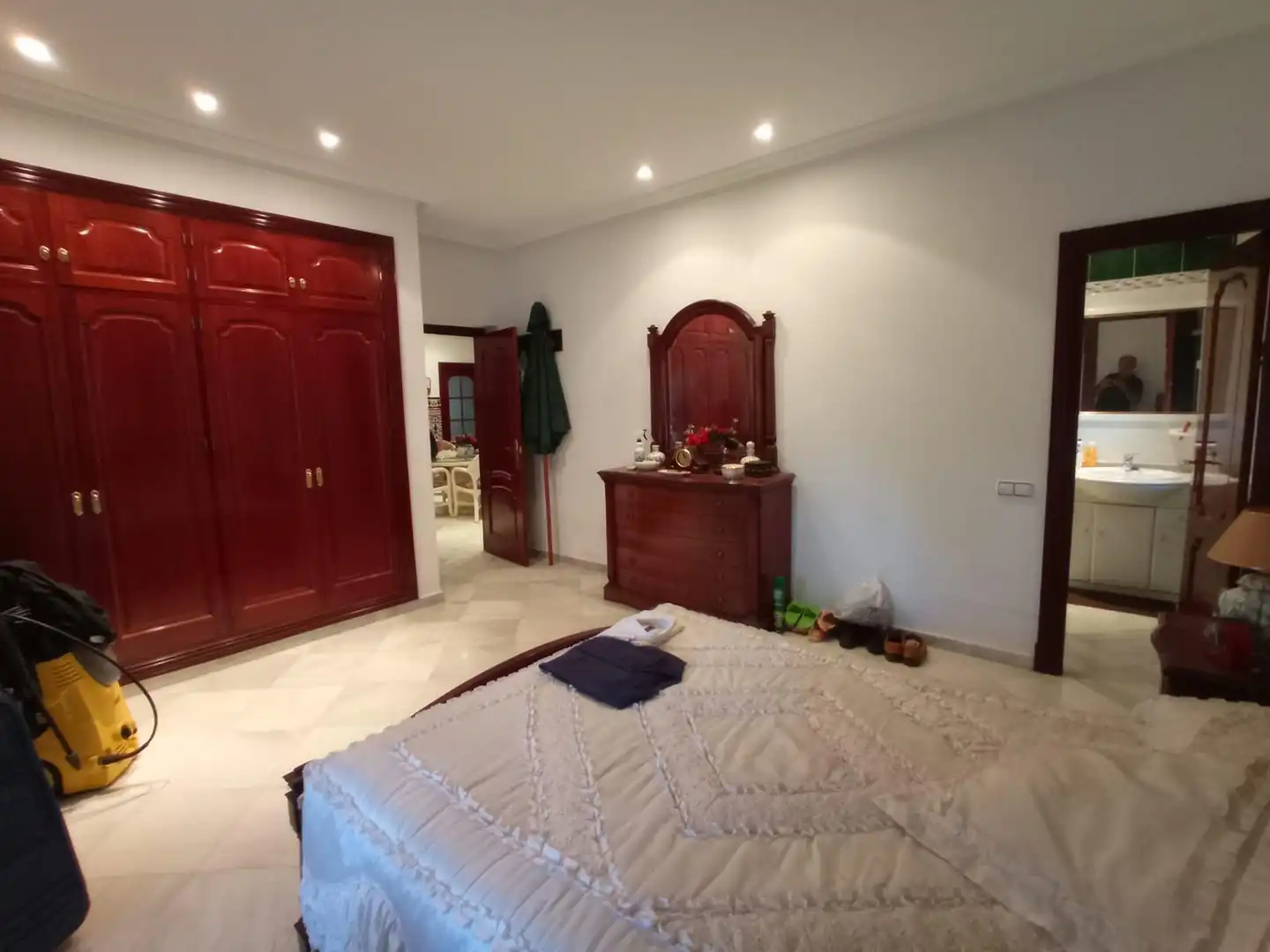 Habitación de Casa o chalet en venta en Chiclana de la Frontera con Aire acondicionado, Calefacción y Jardín privado
