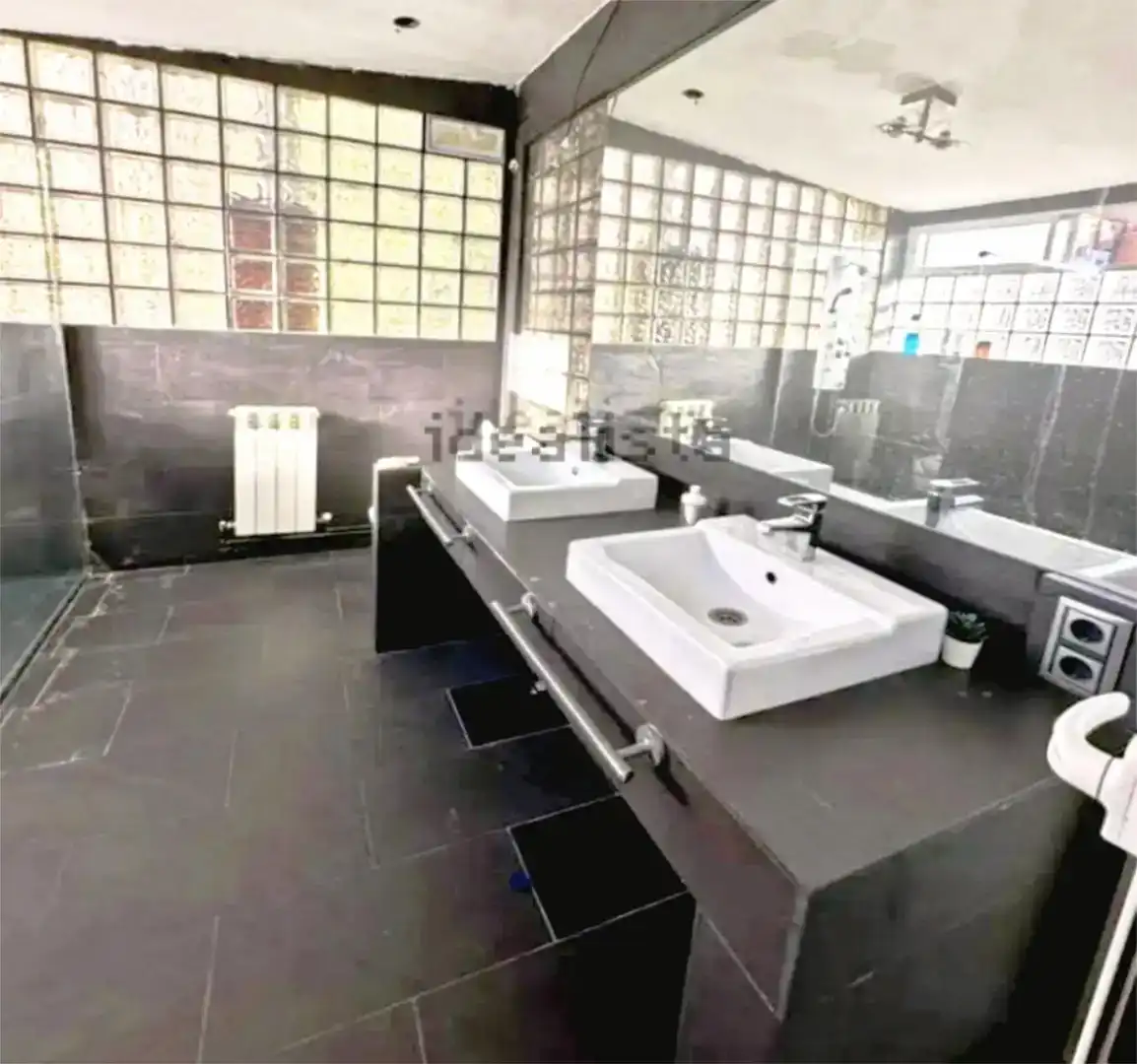 Bany de Casa o xalet per a compartir en Madrid amb Aire condicionat, Parquet i Traster