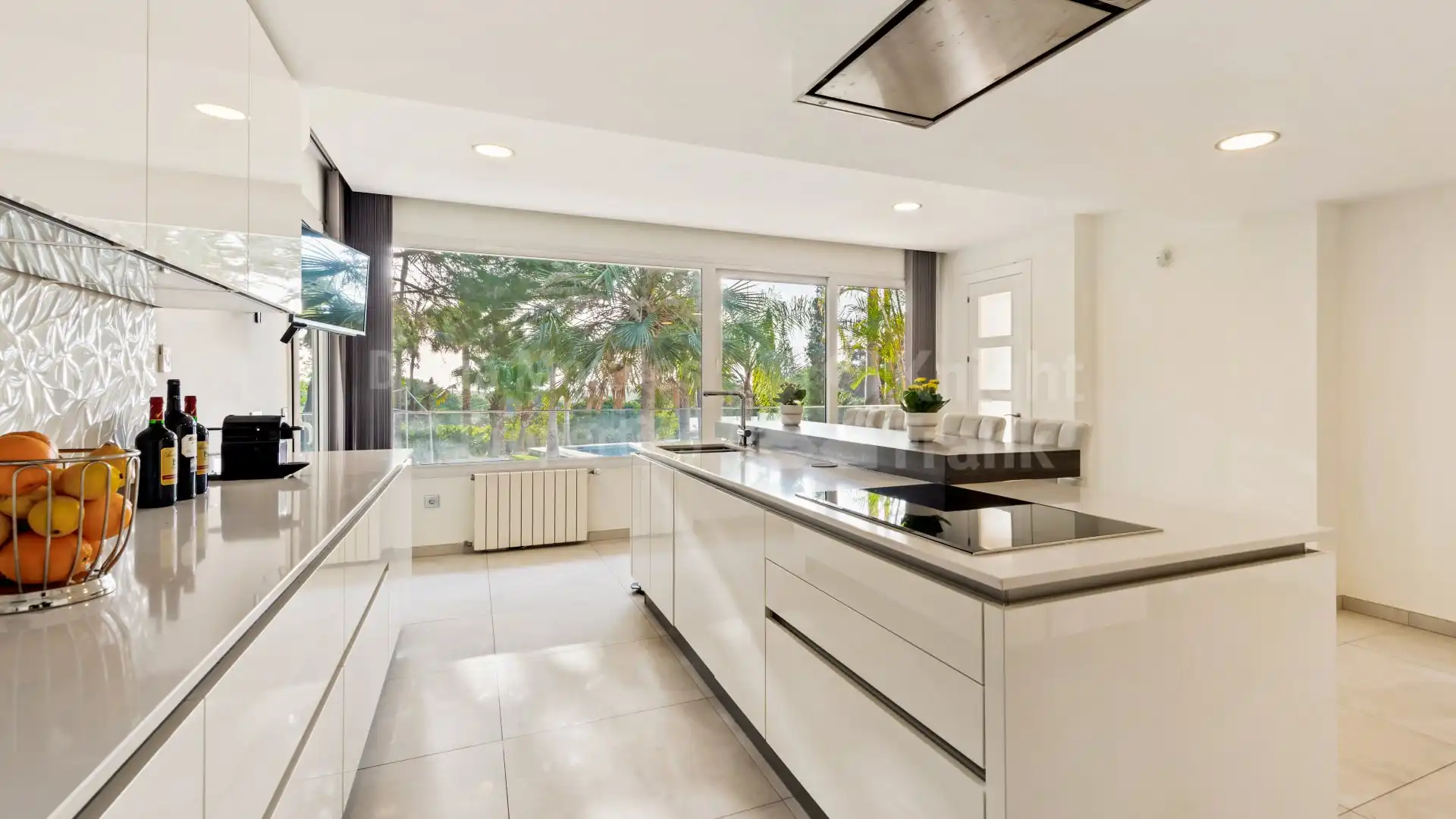 Cocina de Casa o chalet en venta en Marbella con Aire acondicionado, Jardín privado y Terraza