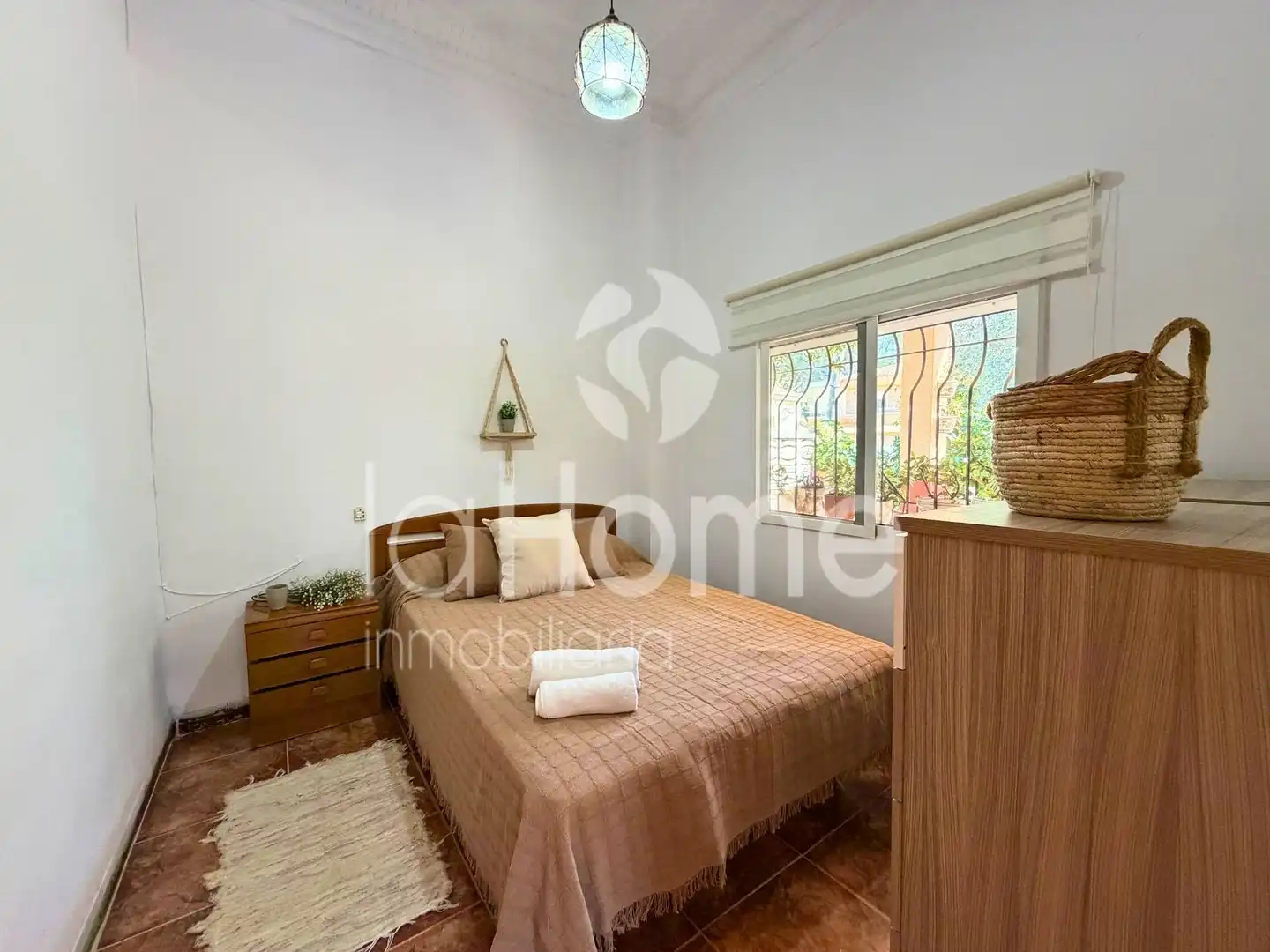 Schlafzimmer von Haus oder Chalet zum Verkauf in Paterna mit Klimaanlage, Privatgarten und Terrasse