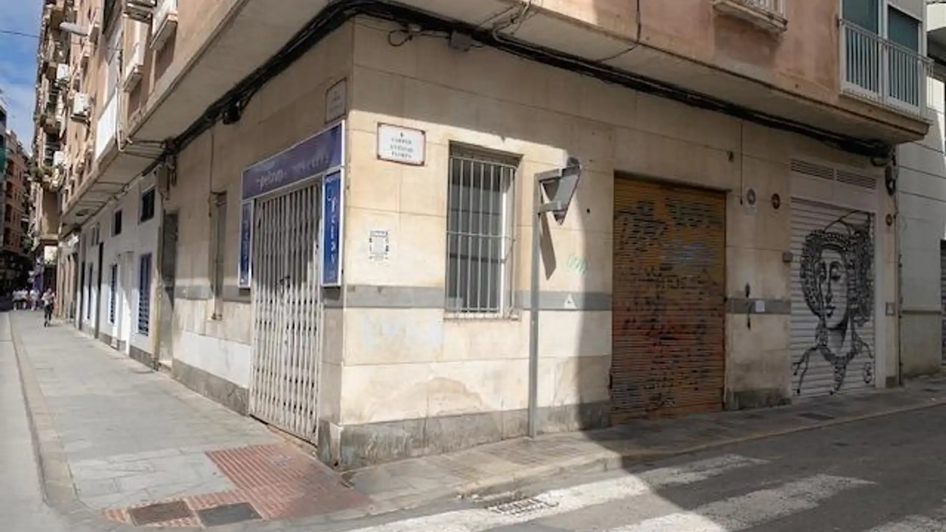 Vista exterior de Local en venta en Elche / Elx