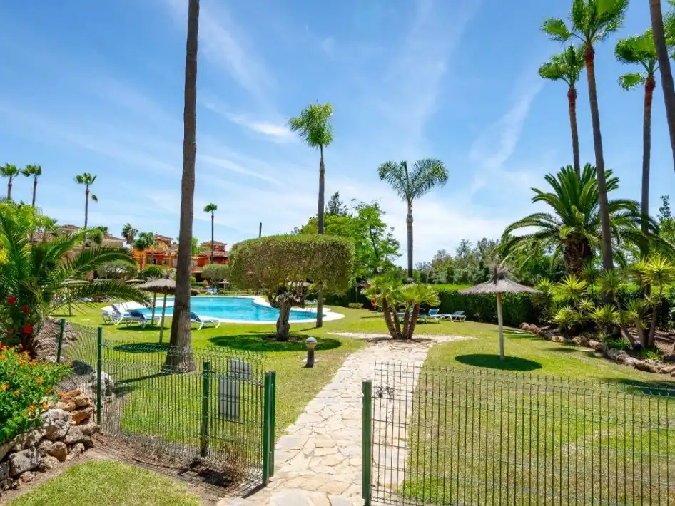 Garten von Einfamilien-Reihenhaus zum Verkauf in Marbella mit Klimaanlage, Privatgarten und Terrasse