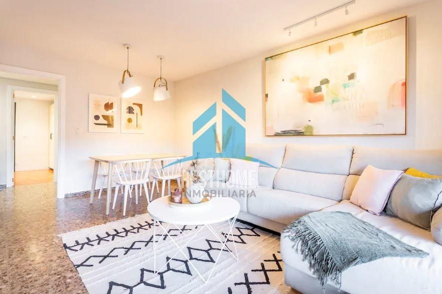 Sala d'estar de Apartament en venda en  Valencia Capital amb Terrassa i Balcó