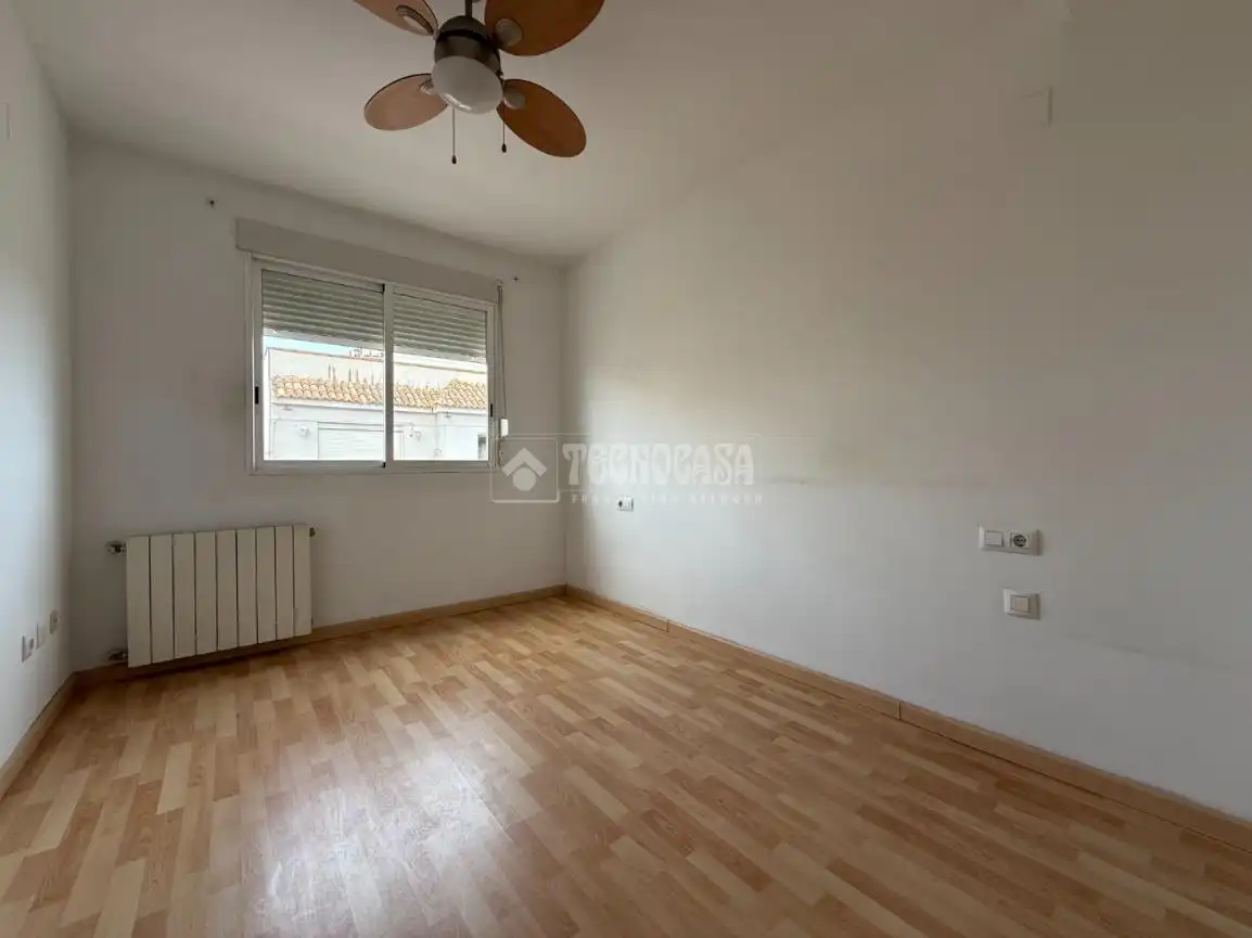 Habitación de Piso en venta en San Antonio de Benagéber con Aire acondicionado, Trastero y Balcón