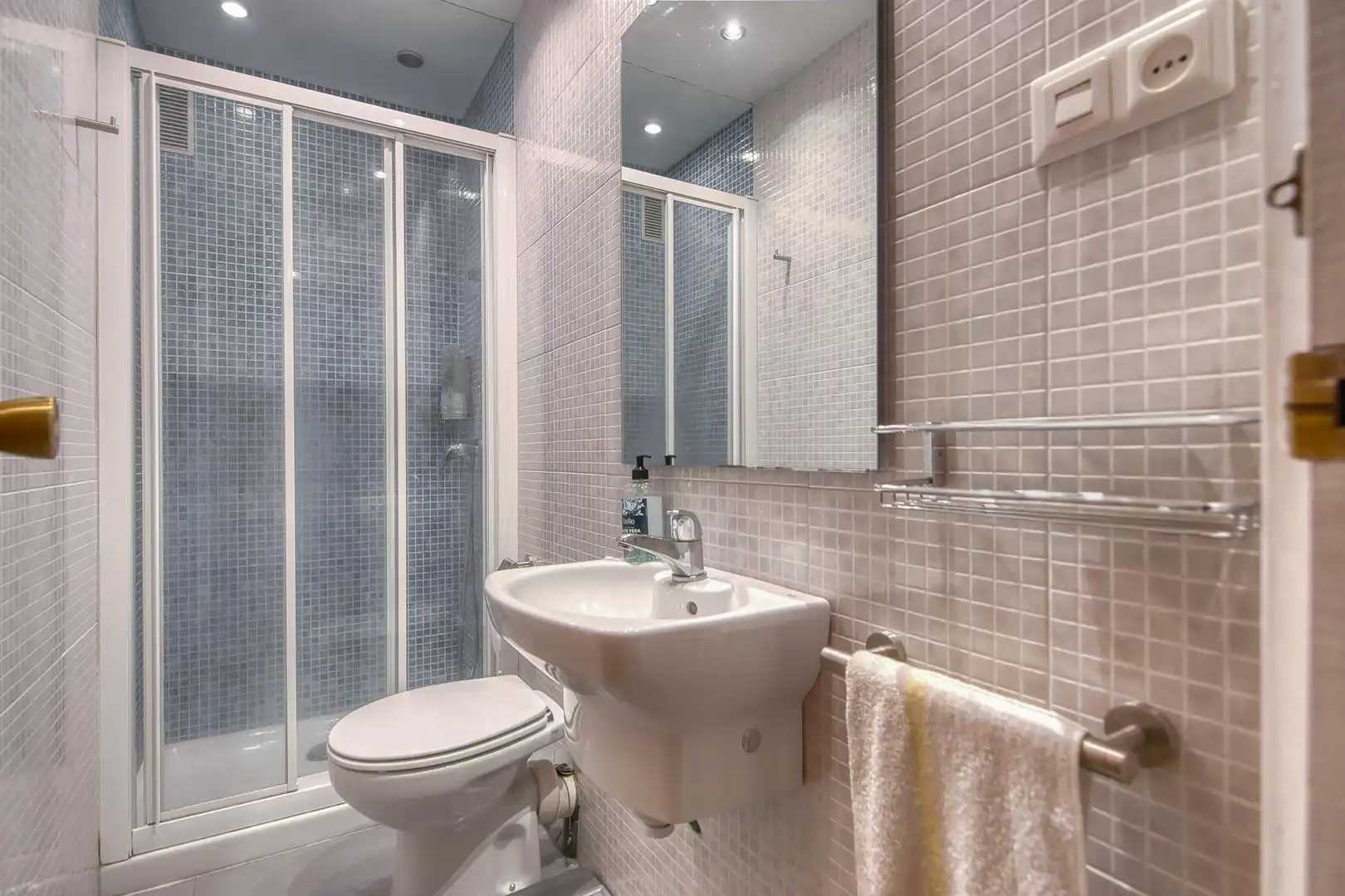 Bathroom of Flat for sale in  Pamplona / Iruña  with Heating, Storage room and Balcony