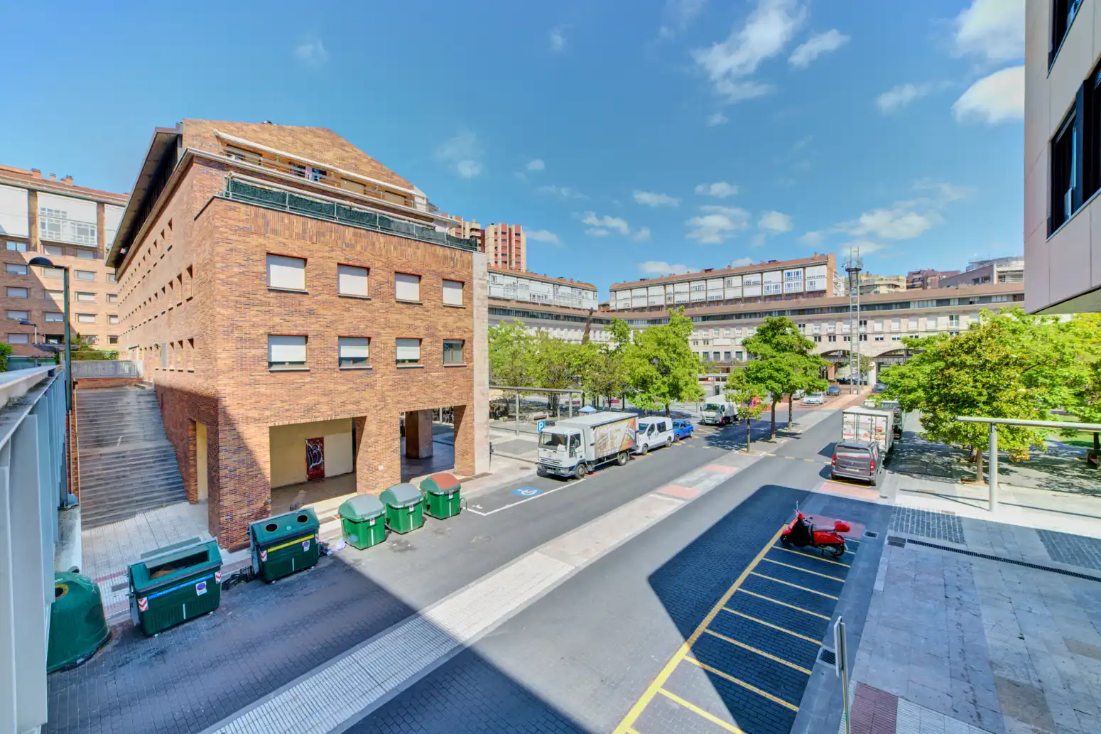 Vista exterior de Oficina en venta en  Pamplona / Iruña